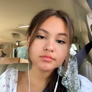 Meet your Posher, Alessa